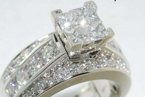 3.59CT PRINCESS & ROUND CUT CLUSTER DIAMOND RING
