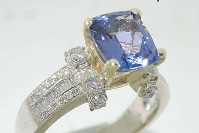 GORGEOUS 3.59CT "AAA" TANZANITE & DIAMOND RING