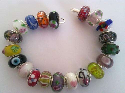 ***UNIQUE*** pack of 20 mixed colour pardora beads