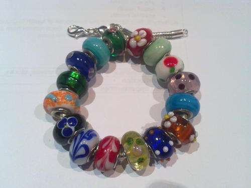 ***UNIQUE*** pack of 16 mixed colour glass pardora beads
