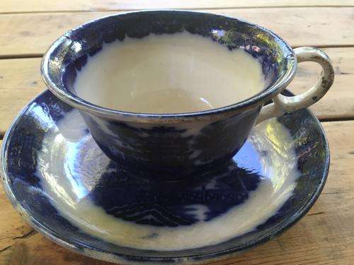 Blue flow willow pattern plate and soup cup