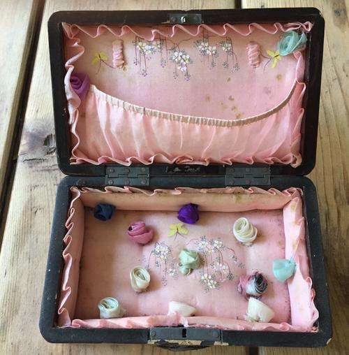 Chinese lacquer box
