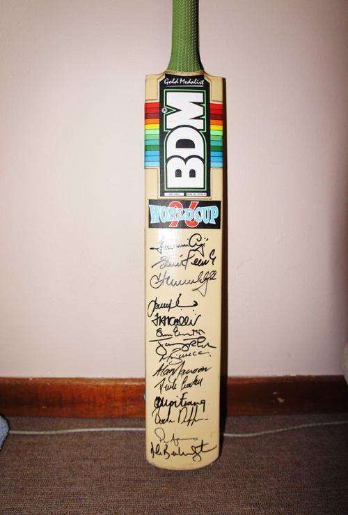 1996 Cricket World Cup Signed Bat (SA Team Including Hansie Cronje, Allan Donald, Gary Kirsten)  )