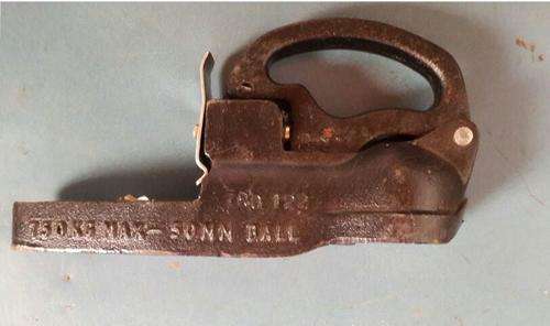 Trailer coupler