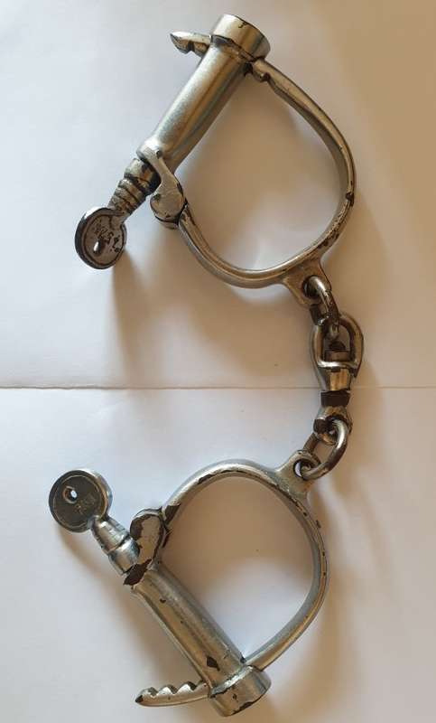 1951 RCS (Ruben Craddock & Sons) handcuffs - marked 1574, 2 screw tipe keys, do not lock