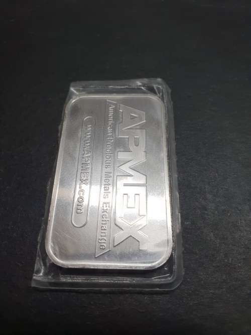 1oz .999 Silver Apmex Bar !