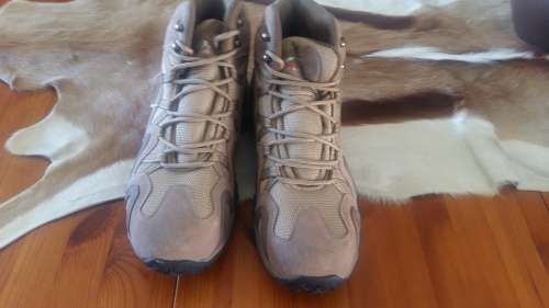 BRAND NEW POWERLAND HIKING BOOTS SIZE 12