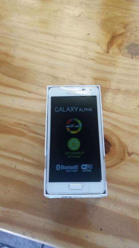BRAND NEW SAMSUNG GALAXY ALFHA 32G WHITE