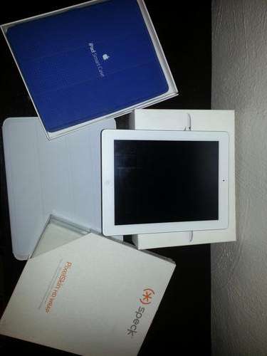 Apple I-Pad 2 32gig 3G + WI-FI + 3 new Ipad covers