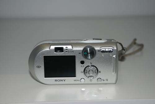 Sony Cybershot DSC-P100