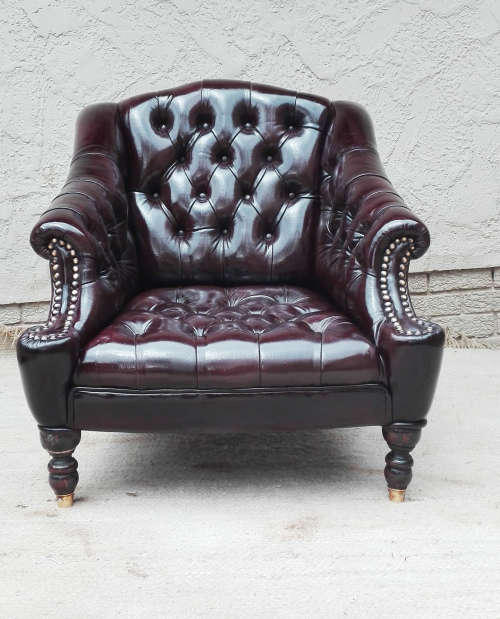 COLLECT YOUR RED LEATHER KING GEORGE WING-BACK ARM CHAIR TODAY, MUST HAVE!!!