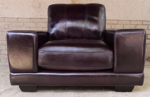 DEAL OF THE MONTH!! Chocolate Brown Genuine Leather Suite