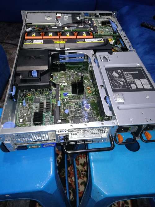 DELL PowerEdge Server | 2 CPU's + Ram + 6 Hard Drives