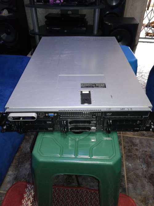 DELL PowerEdge Server | 2 CPU's + Ram + 6 Hard Drives