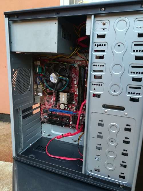 3.0GHz MSI Tower + HDD + Ram + PSU + Extra's