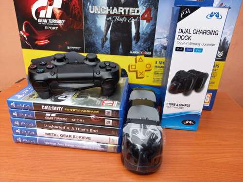 PS4 Bundle - Games - Controller - Docking Station (Christmas Bundle) - Playstation 4 Slim