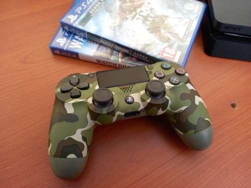 Excellent PS4 Combo + Console + Games + Controller - Playstation 4