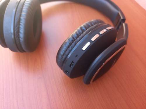 Insane Bass Headphones | Skullcandy and Volkano | Bluetooth Headphones
