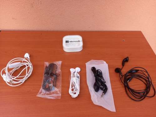 [R30 Bid Increment] 12 x Headphones | Bulk Lot | Brands Include: Samsung - HP - Mercedes - Microsoft