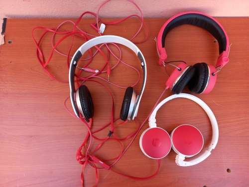 [R30 Bid Increment] 12 x Headphones | Bulk Lot | Brands Include: Samsung - HP - Mercedes - Microsoft