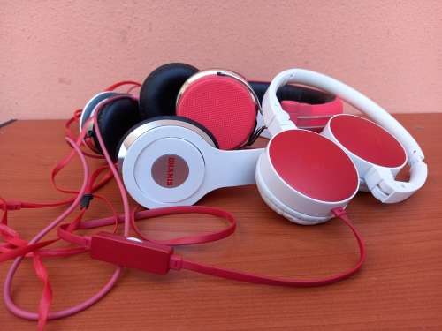 [R30 Bid Increment] 12 x Headphones | Bulk Lot | Brands Include: Samsung - HP - Mercedes - Microsoft
