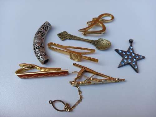 [Low Shipping] Stunning Jewelry Pieces | Bulk Lot | Pins | Clips | Pendants | Tie Clips