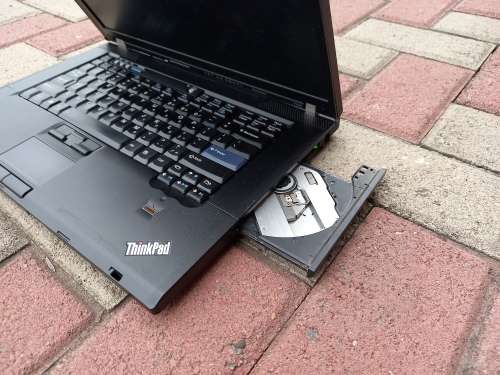 [RETAIL: R5143] Lenovo ThinkPad T500 Notebook | 2.53GHz CPU | 4GB Ram | Year End Clearance!!!