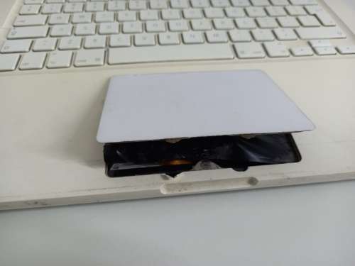 [Low Shipping] Apple MacBook | Even If It Sell For R20, It Must Go Today!!!