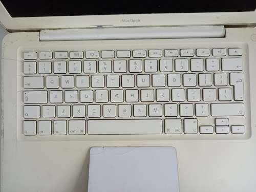 [Low Shipping] Apple MacBook | Even If It Sell For R20, It Must Go Today!!!