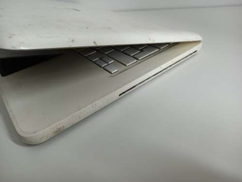 [Low Shipping] Apple MacBook | Even If It Sell For R20, It Must Go Today!!!