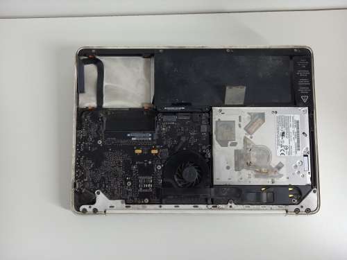 [Low Shipping] Apple MacBook | Even If It Sell For R20, It Must Go Today!!!