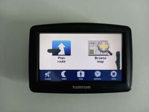 [EASTER DEALS] TomTom GPS Bundle | Power Cable | Carry Bag | Touchscreen GPS