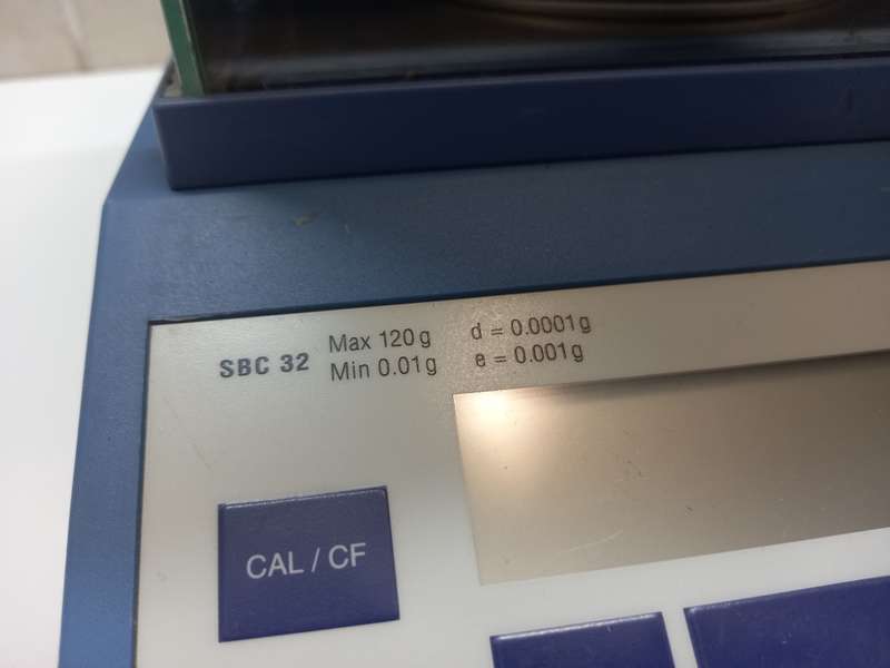 Retail: R9166 | ScalTech SBC 32 Precision Scale | Glass Side Panels | Weigh Min 0.01g | No Power