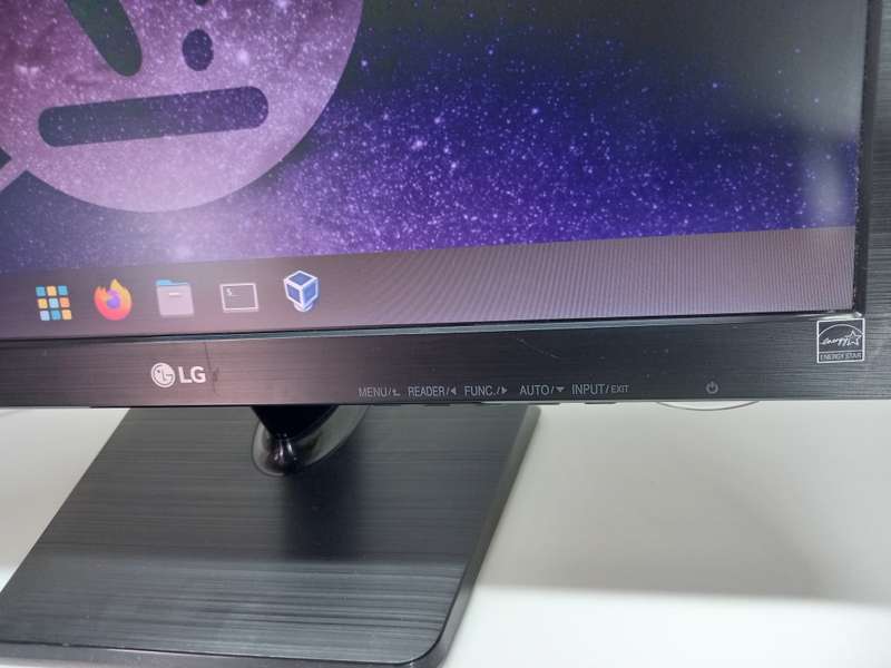 Verified Tested | 18.5-inch LG LED Monitor + Power Cable + VGA Cable | 1366 x 768 | Ready To Ship