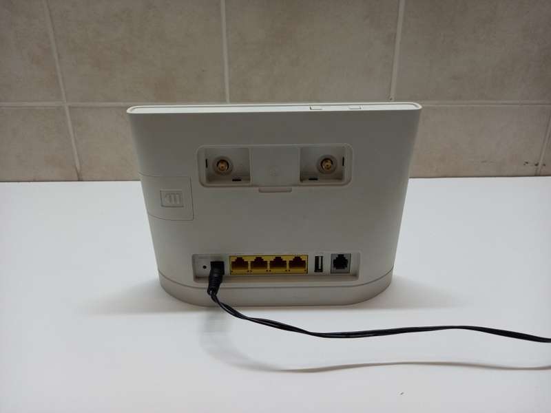 Fire Sale - Huawei B315s LTE SIM Router | All Networks | Connects 32 Devices