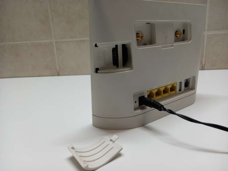 Fire Sale - Huawei B315s LTE SIM Router | All Networks | Connects 32 Devices