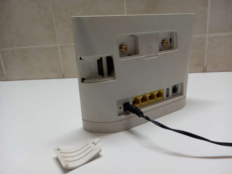 Fire Sale - Huawei B315s LTE SIM Router | All Networks | Connects 32 Devices