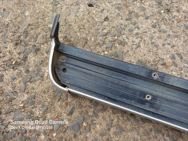 1.95m Single Side Step Excalibur For Vans/Bakkies - Silver & Black - Est Retail Upto R5800