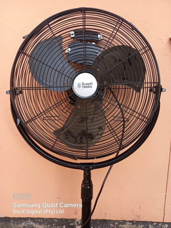 Retail: R3500 On Takealot - High End Russell Hobbs RHHV50 High Velocity Pedestal Fan - No Power