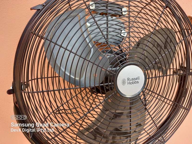 Retail: R3500 On Takealot - High End Russell Hobbs RHHV50 High Velocity Pedestal Fan - No Power