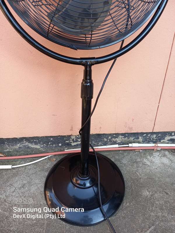 Retail: R3500 On Takealot - High End Russell Hobbs RHHV50 High Velocity Pedestal Fan - No Power