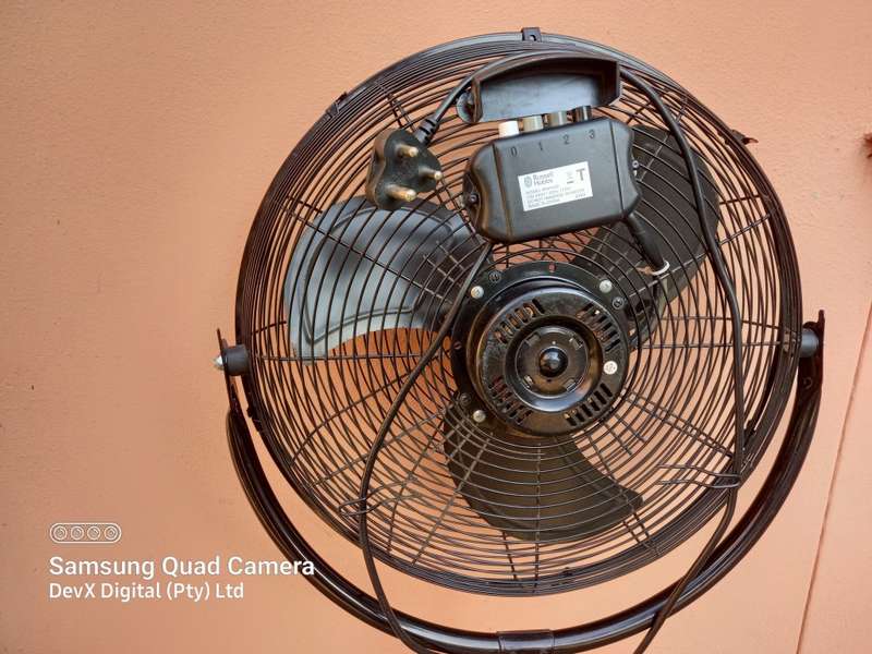 Retail: R3500 On Takealot - High End Russell Hobbs RHHV50 High Velocity Pedestal Fan - No Power