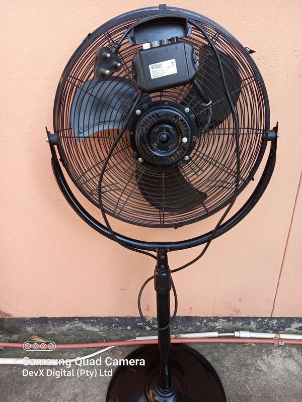 Retail: R3500 On Takealot - High End Russell Hobbs RHHV50 High Velocity Pedestal Fan - No Power