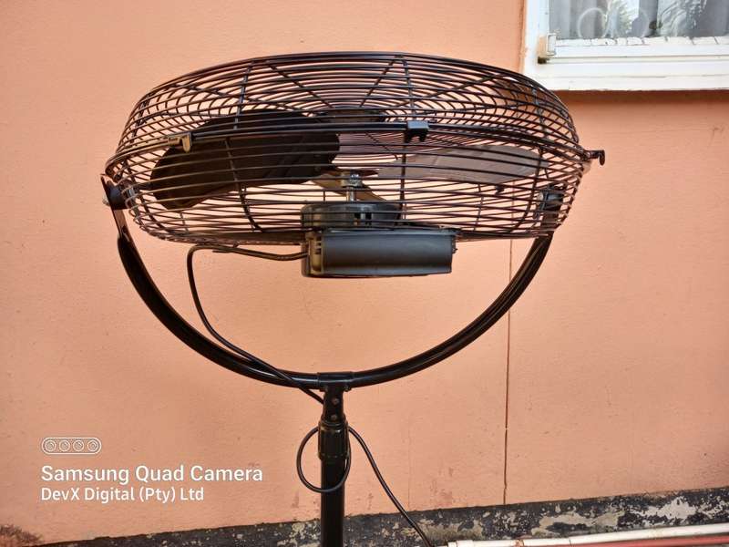 Retail: R3500 On Takealot - High End Russell Hobbs RHHV50 High Velocity Pedestal Fan - No Power