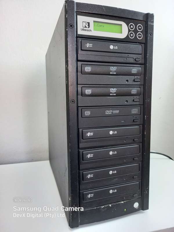 Retail: R10,000.00 | 8 Bay UReach DVD/CD Duplicator - High Volume Duplication - 9 Settings/Options