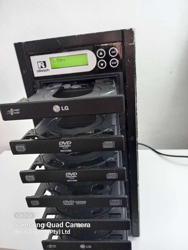 Retail: R10,000.00 | 8 Bay UReach DVD/CD Duplicator - High Volume Duplication - 9 Settings/Options