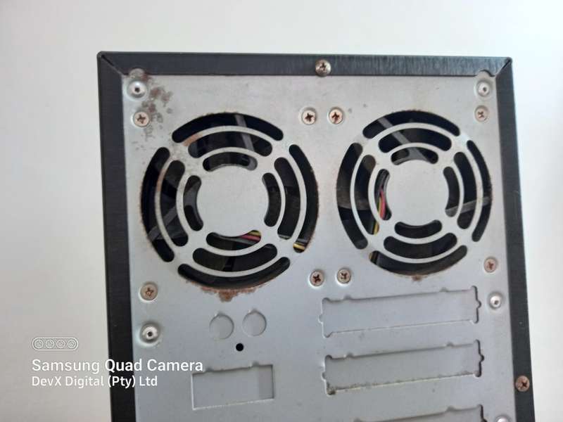 Retail: R10,000.00 | 8 Bay UReach DVD/CD Duplicator - High Volume Duplication - 9 Settings/Options