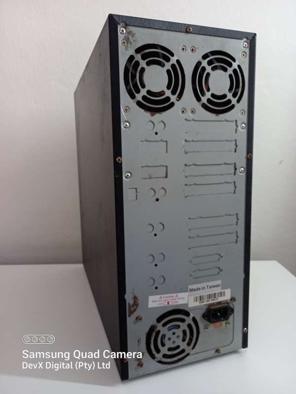 Retail: R10,000.00 | 8 Bay UReach DVD/CD Duplicator - High Volume Duplication - 9 Settings/Options