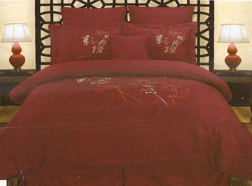 MIDLAND EMBROIDERY 7 PIECE COMFORTER SET - QUEEN SIZE - BURGUNDY