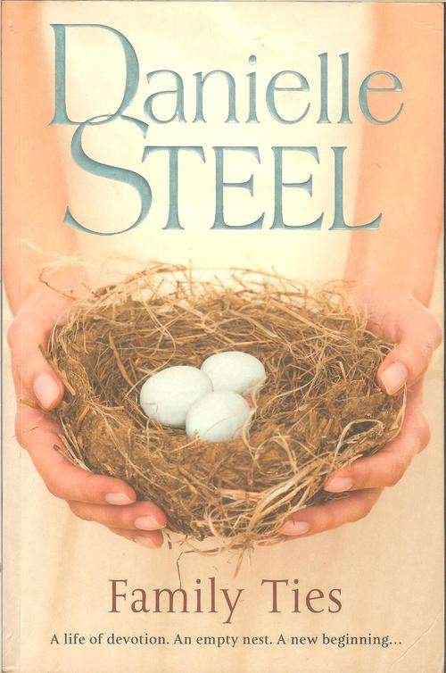 Danielle Steel-Family Ties (Large Soft-cover)